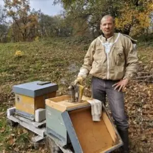 aiuta le api di Aperò